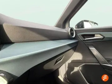 Car image 34