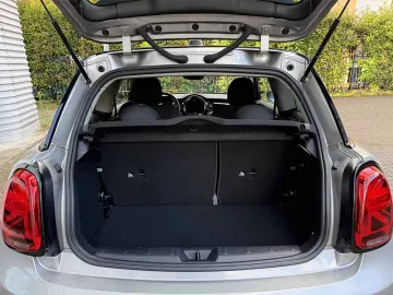Car image 29