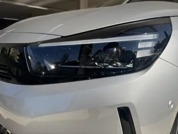 Car image 38