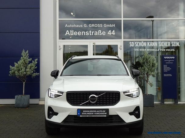 Volvo XC40 B4 Plus Dark 145 kW image number 2