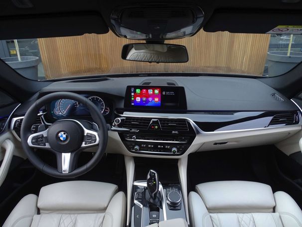 BMW 540i Touring xDrive 251 kW image number 13