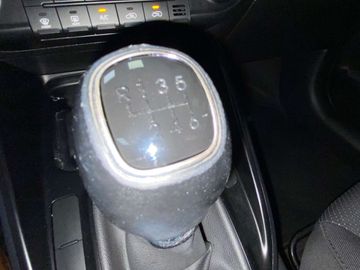 Car image 30