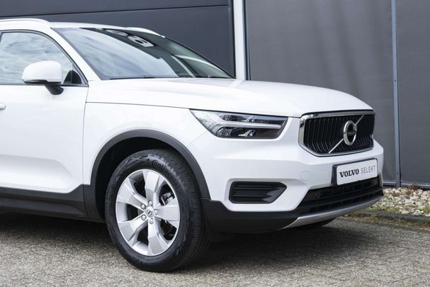 Volvo XC40 T2 Momentum 95 kW image number 4