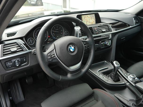 BMW 320d Touring xDrive Sport Line 140 kW image number 16