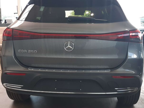 Mercedes-Benz EQA 250 140 kW image number 4