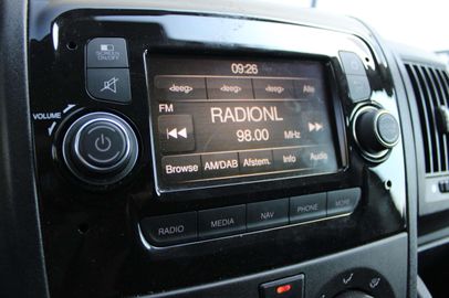 Car image 31