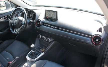 Car image 12