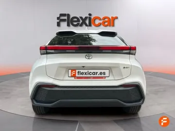 Car image 5