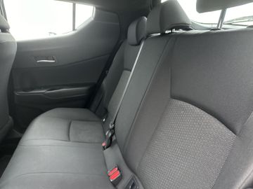 Car image 14