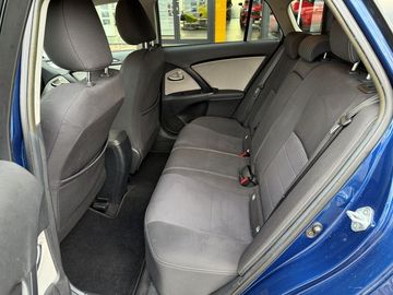 Car image 14