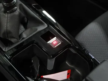 Car image 36