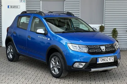Car image 2