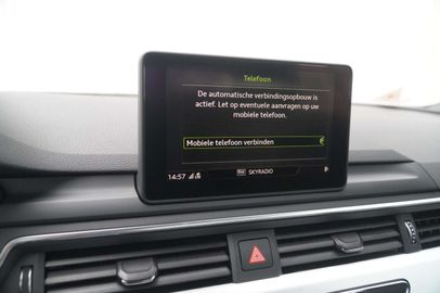 Car image 26