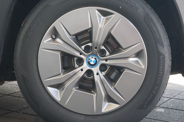 BMW iX1 xDrive30 230 kW image number 5