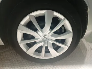 Car image 34