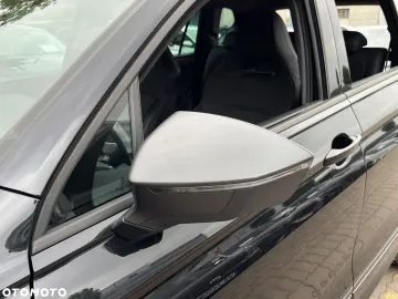 Car image 40