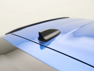 Car image 40
