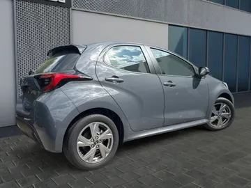 Car image 2