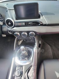 Car image 32