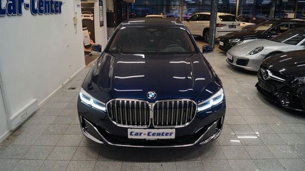 BMW M760Li V12 xDrive 430 kW image number 2