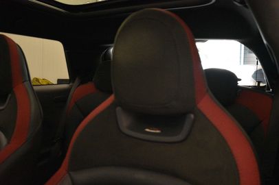 Car image 31