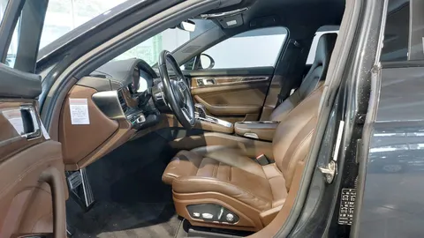 Car image 28