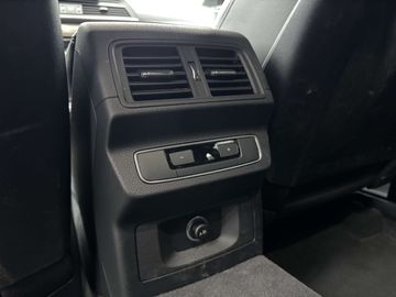 Car image 36