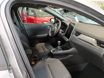 Car image 10
