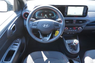 Car image 10