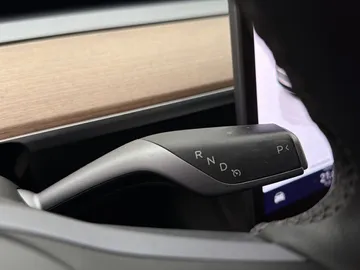 Car image 34