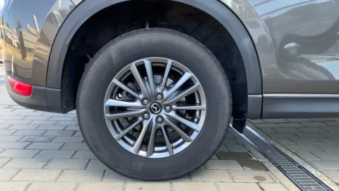 Car image 30