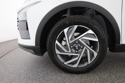Car image 30