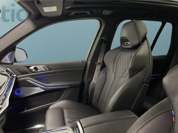 Car image 38