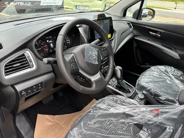 Car image 10