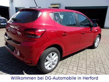 Car image 4