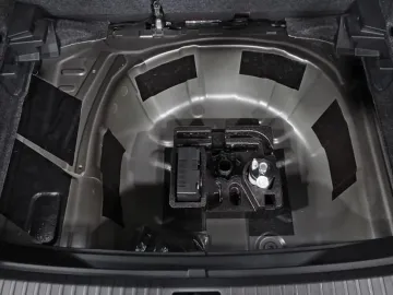 Car image 31