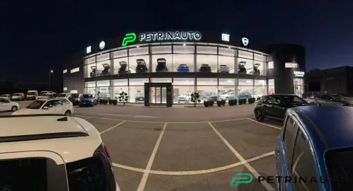 Car image 32