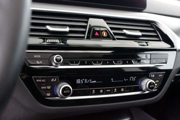 BMW 520d Touring xDrive 140 kW image number 23