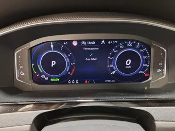 Car image 27