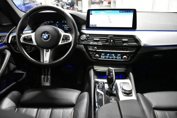 BMW 540i Touring xDrive 245 kW image number 4