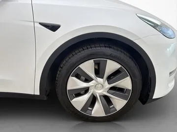 Car image 31