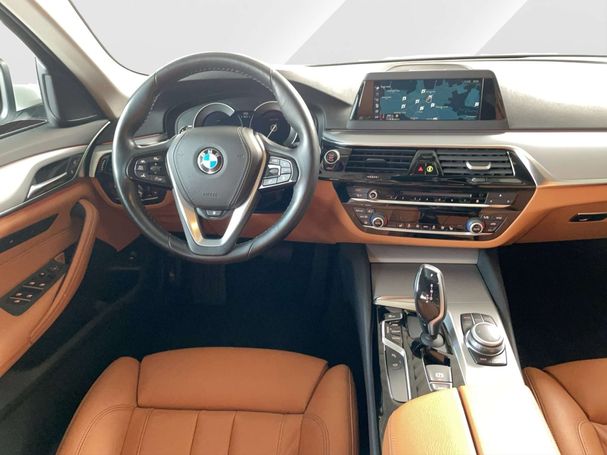 BMW 530d Touring 195 kW image number 8