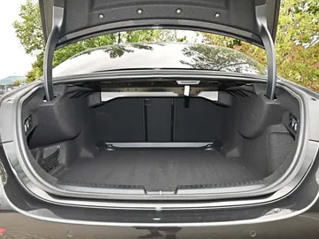 Car image 28