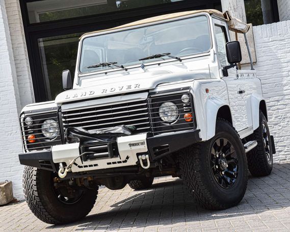 Land Rover Defender 90 TD 90 kW image number 5