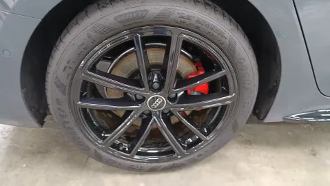 Car image 27