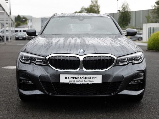 BMW 330 e Touring M Sport xDrive 215 kW image number 2