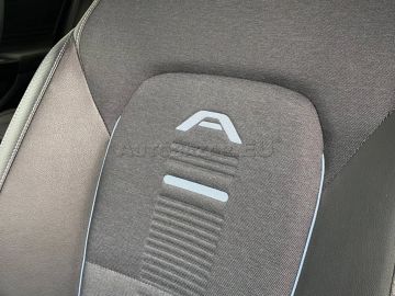 Car image 37