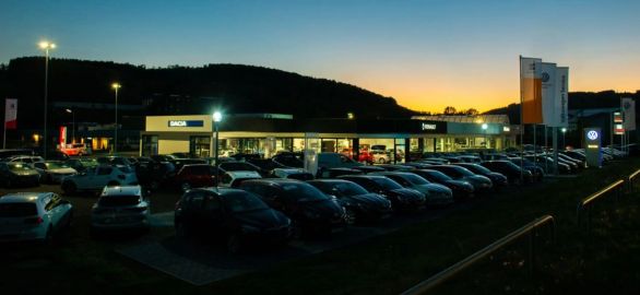 Car image 7