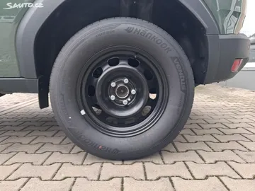 Car image 30