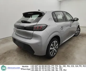 Car image 4
